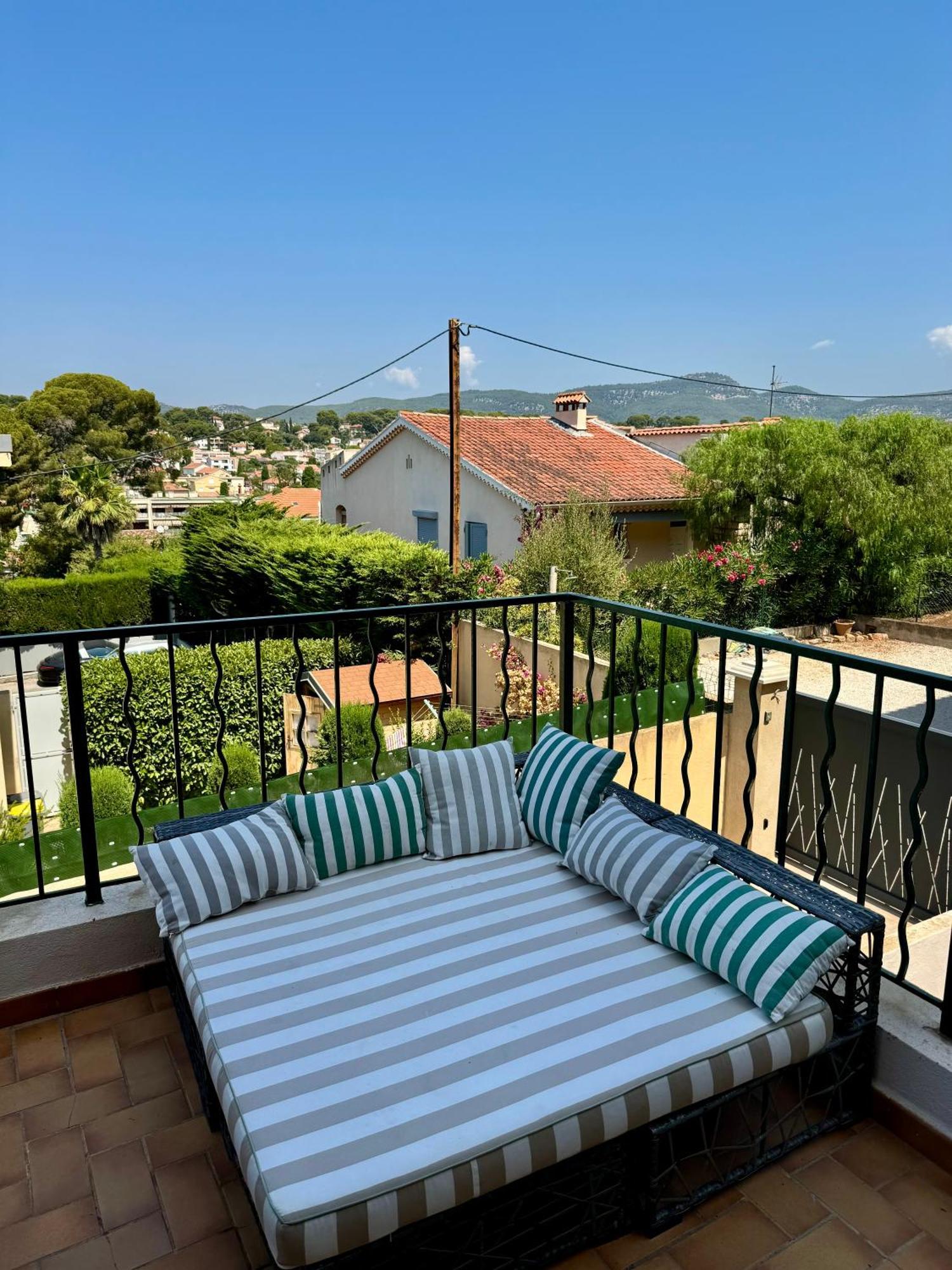 Cocon Comfortable Vue Mer, Clim Et Parking Sanary-sur-Mer Exterior foto